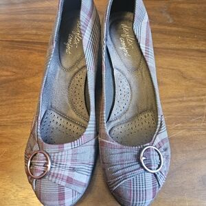 Dexflex Comfort Women's Plaid Wedges - Gray and Red